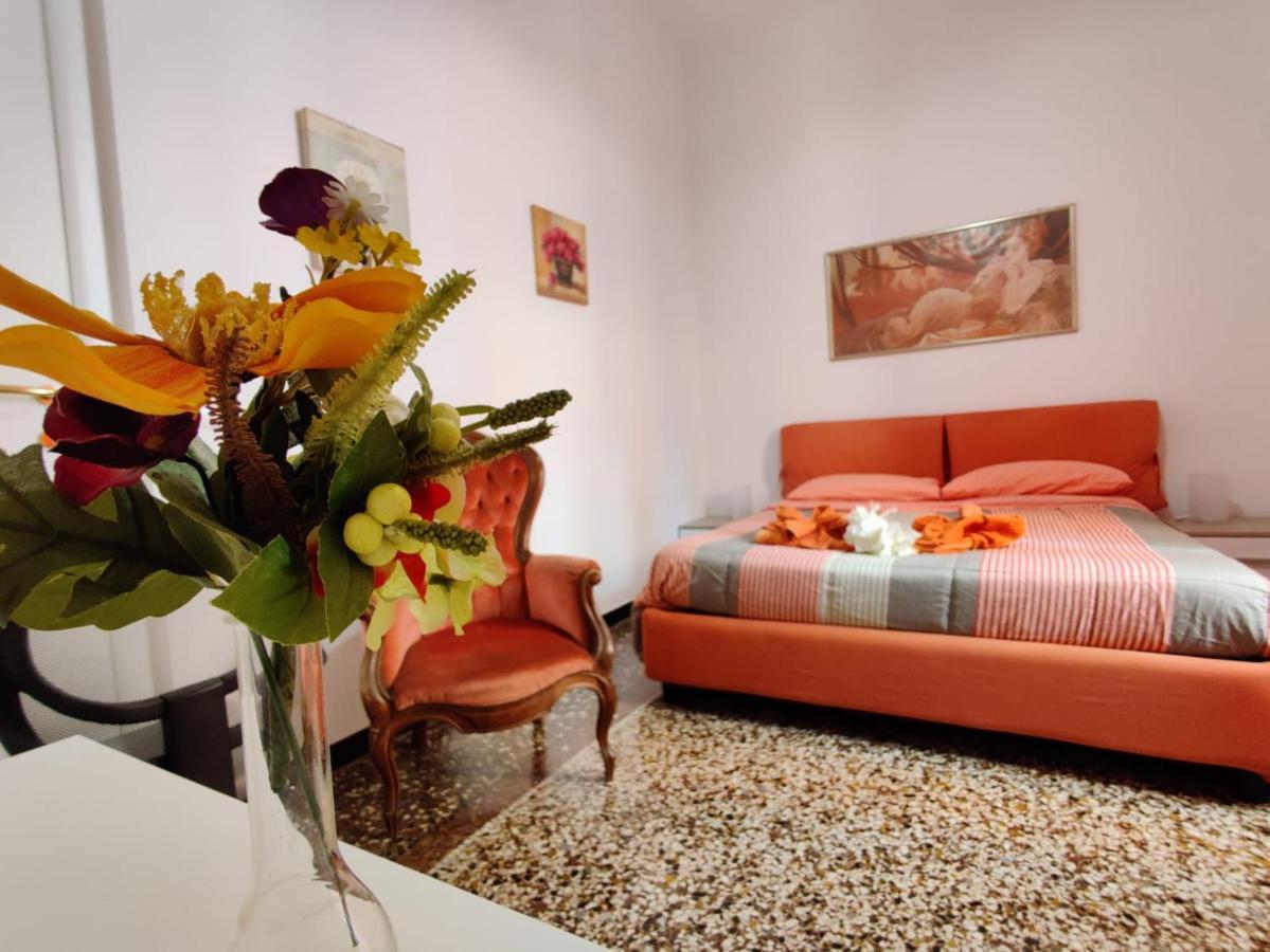 Wow Home - 175 Mq - Posteggio Privato - Davanti Porto Traghetti - Fino A 10 Posti Letto เจนัว ภายนอก รูปภาพ