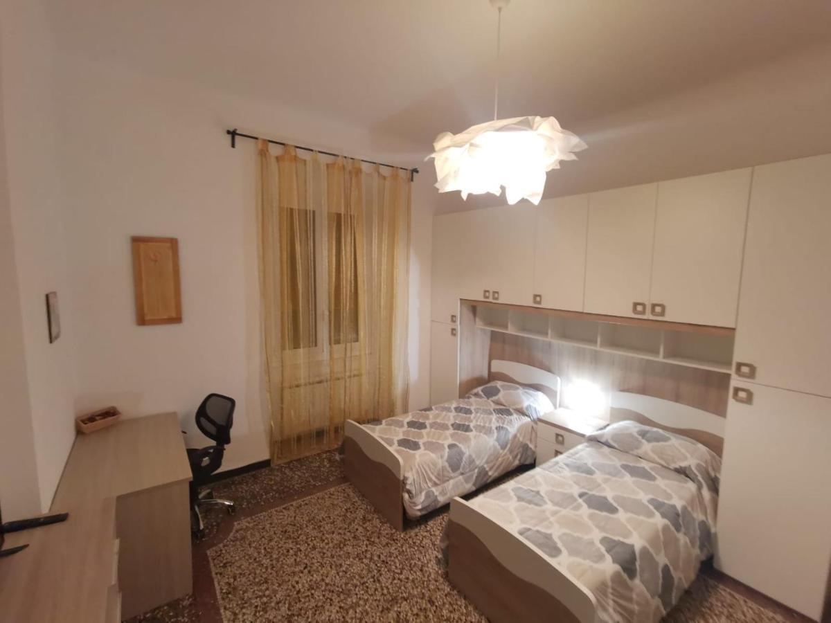 Wow Home - 175 Mq - Posteggio Privato - Davanti Porto Traghetti - Fino A 10 Posti Letto เจนัว ภายนอก รูปภาพ