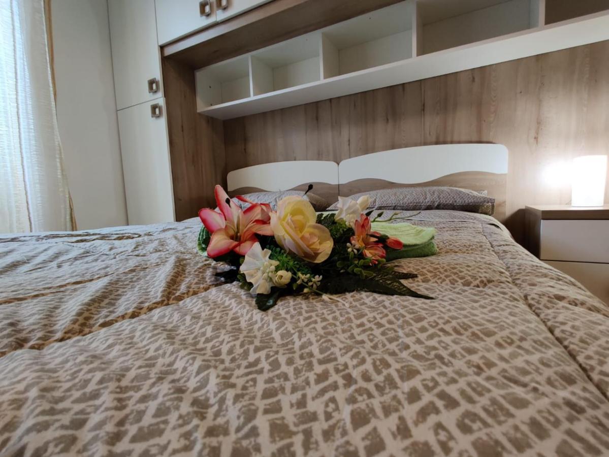 Wow Home - 175 Mq - Posteggio Privato - Davanti Porto Traghetti - Fino A 10 Posti Letto เจนัว ภายนอก รูปภาพ